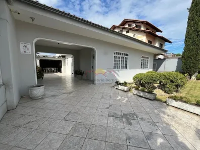 Casa com 3 Quartos à venda, 140m² no Floresta, Joinville