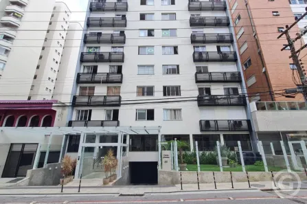 Apartamento com 2 Quartos para alugar, 78m² no Centro, Florianópolis