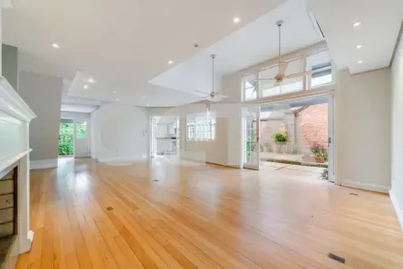 Casa com 3 Quartos para venda ou aluguel, 309m² no Chácara das Pedras, Porto Alegre