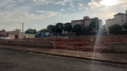 Lote/Terreno à venda, 270m² no Jardim Vitória, Araraquara