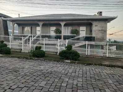 Casa com 10 Quartos à venda, 240m² no Fátima, Bento Gonçalves