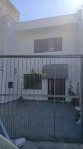 Sobrado com 3 Quartos à venda, 144m² no Centro, Taubaté