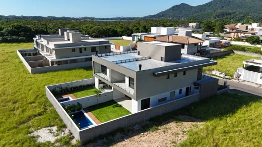 Casa com 3 Quartos à venda, 265m² no Lagoa da Conceição, Florianópolis