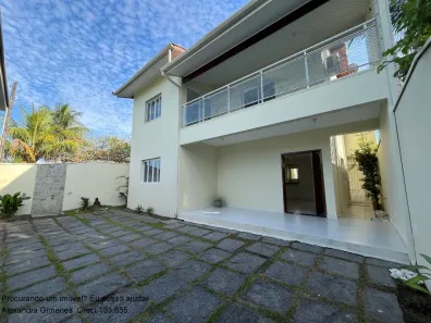 Sobrado com 4 Quartos para venda ou aluguel, 364m² no Jardim Britânia, Caraguatatuba
