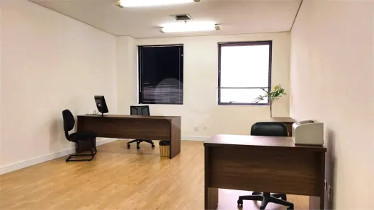Sala Comercial à venda, 33m² no Cidade Monções, São Paulo
