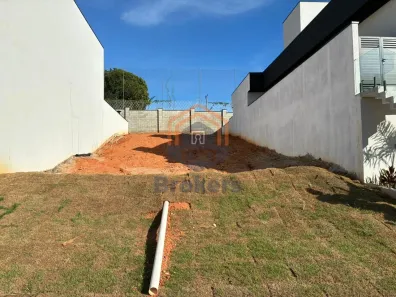 Lote/Terreno à venda, 300m² no Jardim Tereza Cristina, Jundiaí