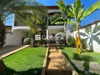 Casa com 4 Quartos à venda, 600m² no Morada da Serra, Montes Claros