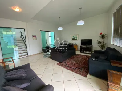 Casa com 2 Quartos à venda, 201m² no Belvedere, Belo Horizonte