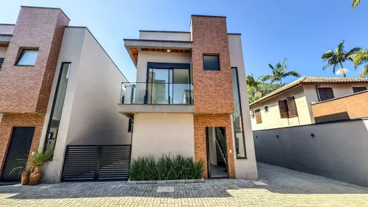 Casa de Condomínio com 3 Quartos à venda, 110m² no Camburi, São Sebastião