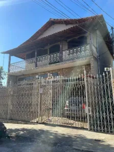 Casa com 4 Quartos para alugar, 200m² no Esplanada, Belo Horizonte