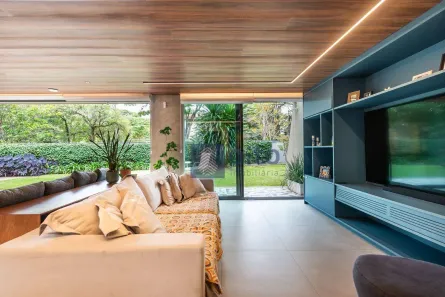 Casa com 5 Quartos para venda ou aluguel, 377m² no Cerqueira César, São Paulo