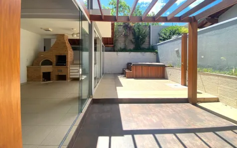 Sobrado com 4 Quartos à venda, 280m² no Parque Rural Fazenda Santa Cândida, Campinas