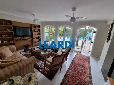Casa com 5 Quartos à venda, 600m² no Jardim Viana, São Paulo