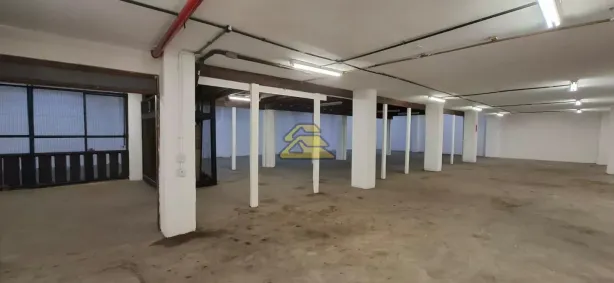 Prédio Comercial para alugar, 2011m² no Santo Cristo, Rio de Janeiro