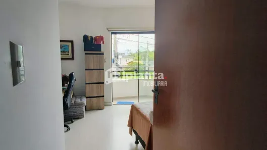 Sobrado com 3 Quartos à venda, 87m² no Forquilhas, São José