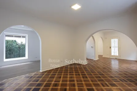 Casa com 3 Quartos para alugar, 250m² no Jardim Europa, São Paulo