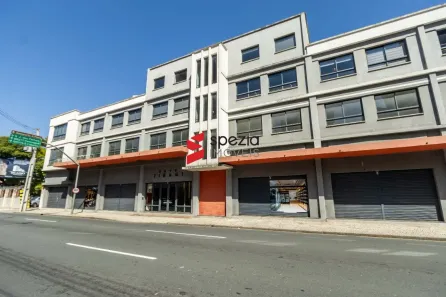 Sala Comercial para alugar, 210m² no Centro, Curitiba