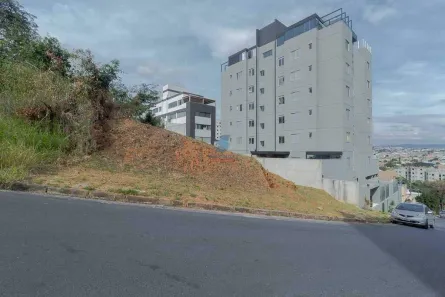 Lote/Terreno à venda, 499m² no Cabral, Contagem
