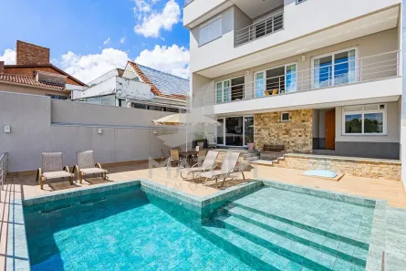 Casa com 3 Quartos à venda, 447m² no Chácara das Pedras, Porto Alegre
