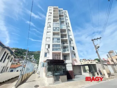 Apartamento com 2 Quartos para alugar, 61m² no Centro, Florianópolis