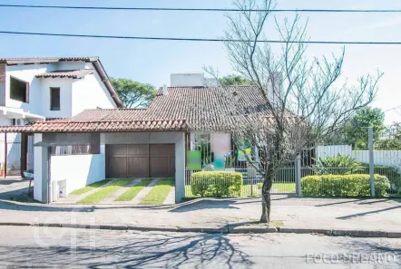 Casa com 4 Quartos à venda, 255m² no Vila Nova, Porto Alegre