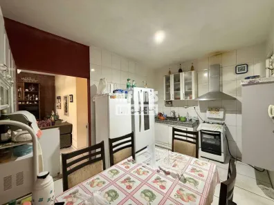Casa com 3 Quartos à venda, 200m² no Antônio Cambraia, Contagem