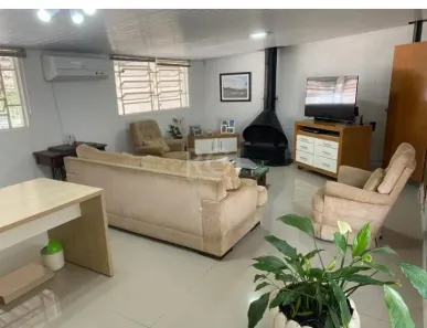 Casa com 3 Quartos à venda, 250m² no Medianeira, Porto Alegre