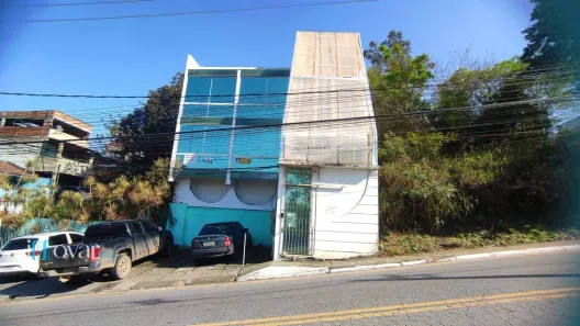 Prédio Comercial para alugar, 200m² no Novo Cavaleiro, Macaé