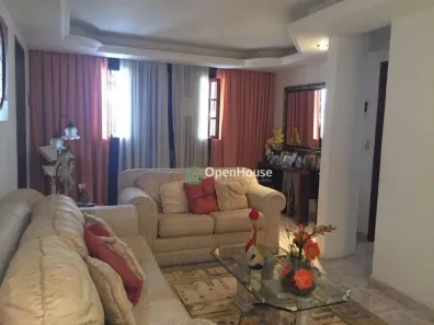 Casa com 3 Quartos à venda, 204m² no Candelária, Natal