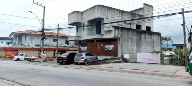 Prédio Comercial com 3 Quartos à venda, 296m² no Fazenda Santo Antônio, São José