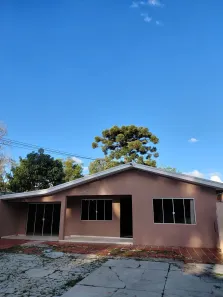 Casa com 3 Quartos para alugar, 160m² no Barreirinha, Curitiba