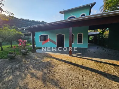 Casa de Condomínio com 4 Quartos à venda, 150m² no Massaguaçu, Caraguatatuba