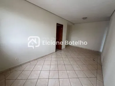 Apartamento com 2 Quartos para alugar, 75m² no Saraiva, Uberlândia