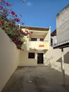 Casa com 3 Quartos à venda, 342m² no Planalto Ayrton Senna, Fortaleza