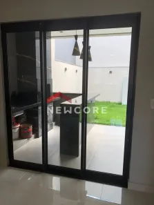 Sobrado com 3 Quartos à venda, 155m² no Jardim Guararapes, Londrina