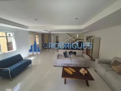 Casa de Condomínio com 5 Quartos para alugar, 110m² no Buraquinho, Lauro de Freitas