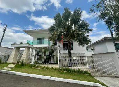 Casa de Condomínio com 6 Quartos para alugar, 375m² no São Pedro, Juiz de Fora