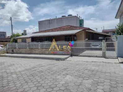 Casa com 3 Quartos à venda, 450m² no Gravatá, Penha