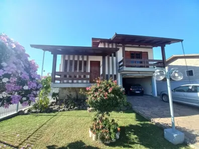 Casa com 5 Quartos à venda, 240m² no Pinheirinho, Criciúma