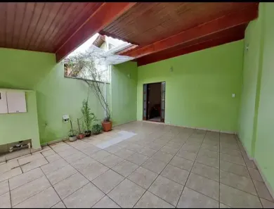 Casa com 2 Quartos para alugar, 100m² no Vila São José, Taubaté