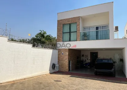 Casa de Condomínio com 3 Quartos à venda, 158m² no Jardim Vitória, Goiânia
