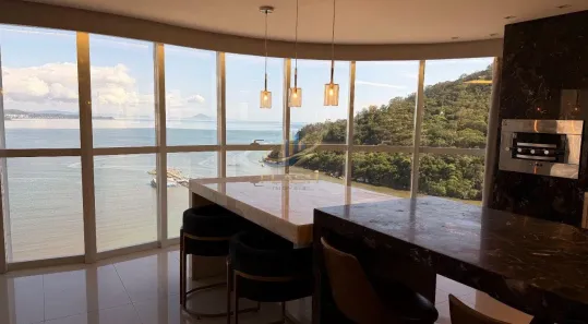 Apartamento com 4 Quartos para alugar, 237m² no Centro, Balneário Camboriú