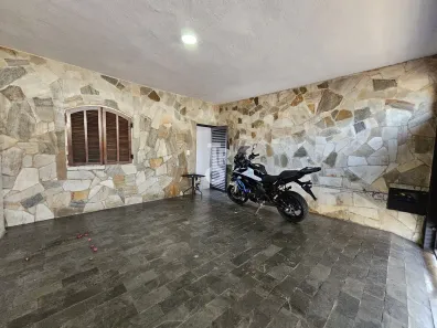 Casa com 3 Quartos à venda, 271m² no Vila M Genoveva, Jundiaí