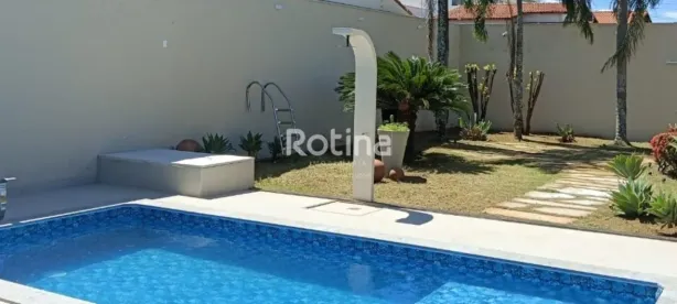 Casa com 3 Quartos à venda, 260m² no Cidade Jardim, Uberlândia