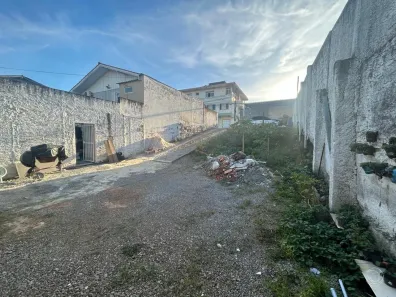 Lote/Terreno à venda, 300m² no Barreiros, São José