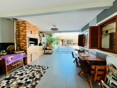 Casa com 3 Quartos à venda, 233m² no Centro, Portão