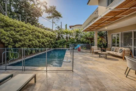 Casa de Condomínio com 5 Quartos à venda, 230m² no Bairro de Juquehy, São Sebastião