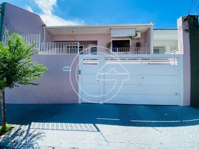 Casa com 3 Quartos à venda, 250m² no Centro, Marília
