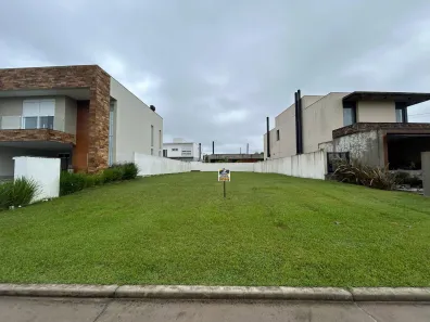 Lote/Terreno à venda, 424m² no Laranjal, Pelotas