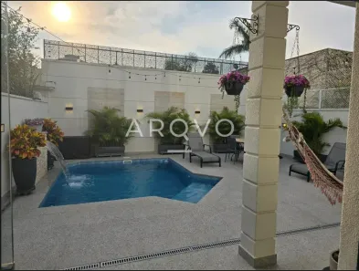 Casa de Condomínio com 4 Quartos à venda, 260m² no Santo Amaro, São Paulo